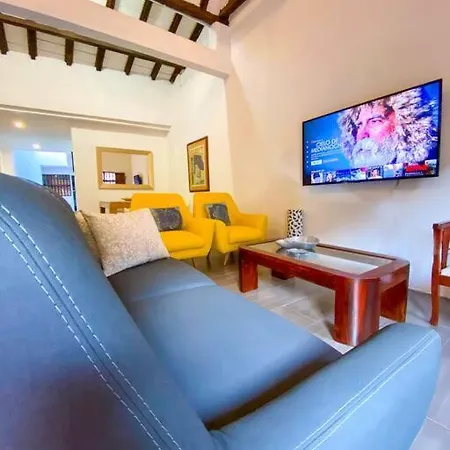 Tranquil C Gena Gem Central, Private, Nearby Holiday home